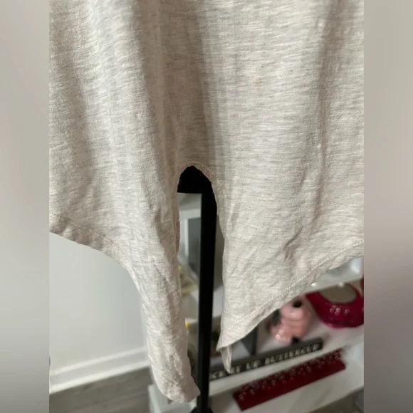 Democracy Beige Hot Llama T-Shirt - Size M - Picture 10 of 13